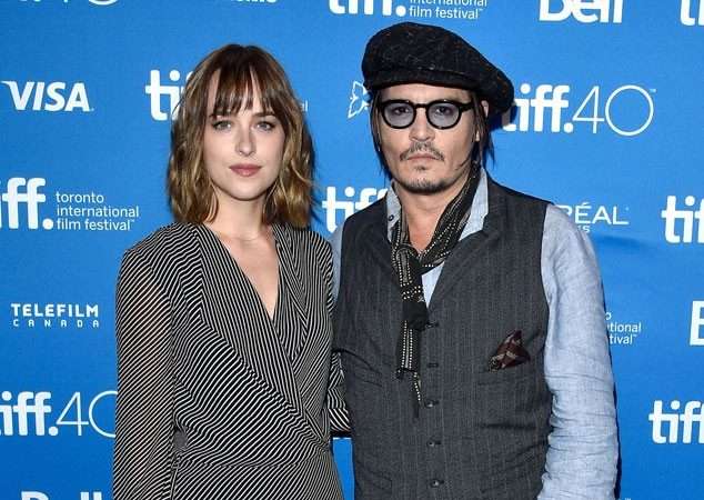 Dakota Johnson ficou chocada ao ser envolvida em julgamento de Johnny Depp e Amber Heard
